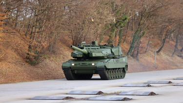 Apró NATO-tagállamban fogják gyártani Európa legjobb páncélosát - Tízmilliós beruházás kezdődik