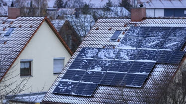 Napelemesek százezreit érinti az új kötelezettség – de továbbra sem világos, hogy mi lesz a büntetés