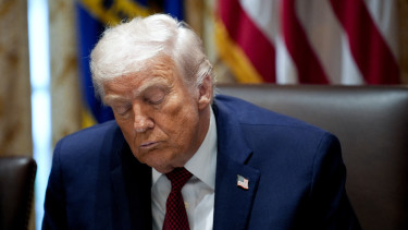 Trump megdöbbentő bejelenése: enyhítenek a környezetvédelmi előírásokon