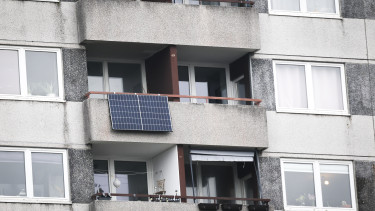 Megígértük Brüsszelnek, hogy engedélyezzük, aztán rendeletben betiltottuk