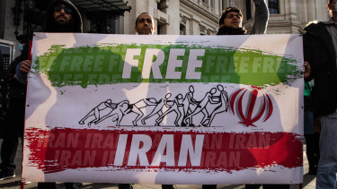 Évek óta nem látott zavargás Iránban, erőszakos összecsapásokról érkeznek a hírek