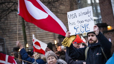 Ezrek vonultak utcára Trump fenyegetése után: El a kezekkel Grönlandtól