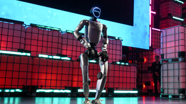 Két méter magasra ugrik és elképesztő sebességgel fut az új humanoid robot, azonnal lecsaptak rá a befektetők