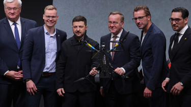 Történelmi bejelentés Zelenszkijtől: kész az első német-ukrán szuperfegyver