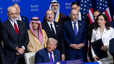 Hát ez nagyon kínos: meghívtak egy vezetőt Trump béketanácsára, csak vízumot felejtettek el adni neki