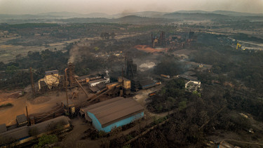 Olyan lépésre készül Brüsszel, ami egy darázsfészekbe belenyúlással érne fel