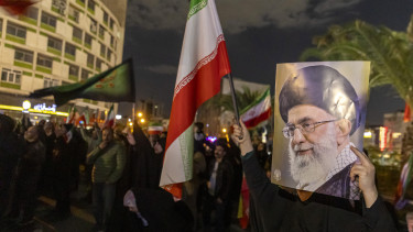 Irán azt ígéri, nem fog sokáig tartani az új legfőbb vezér kiválasztása