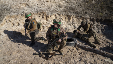 Irán kész beszállni a háborúba Ukrajna ellen, fontos repteret ért dróncsapás – Híreink az orosz-ukrán háborúról vasárnap