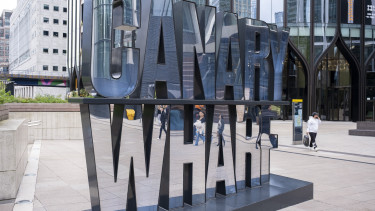 Több évtizedes rekord dől meg: olyan gigantikus felhőkarcoló épül, ami miatt a reptér engedélye is kellett