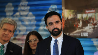 Önkormányzati lakásbiztosítás bevezetését tervezi New York polgármestere