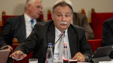 Megszólalt Gajdos László az azbeszt-ügyben: soron kívül a kormány elé viszi az ügyet