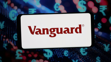 Korszakos fordulat Amerikában: 20 év után vesztette el trónját a BlackRock, megállíthatatlan a Vanguard