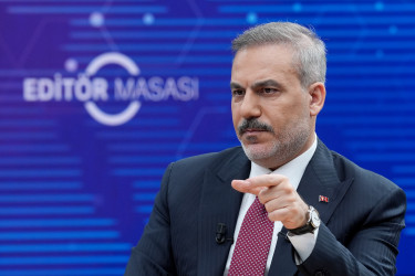 GettyImages-2288841409-törökország-külügyminiszter-politikus-diplomácia-interjú-politika-média