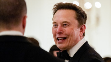 Meglépheti a történelem egyik legnagyobb fúzióját Elon Musk, de komoly veszélyeket is rejt a terv