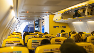 Betelt a pohár Ferihegyen: fizetés nélkül hagyott több száz magyar munkavállalót a Ryanair