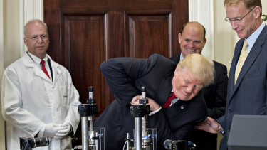 Trump fájdalomküszöbén múlik, hogy meddig feszülhet a közel-keleti húr