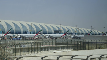 Pillanatok alatt szellemreptérré vált a Közel-Kelet csúcstartó légikikötője