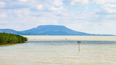 Riasztó számok érkeztek a Balatonról