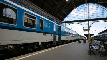 Meghosszabbította a ferihegyi gyorsvasút pályázati határidejét az állam