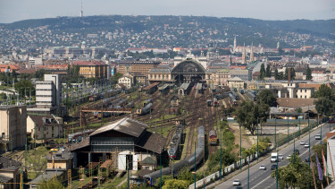 Eladná a vasút telkeit Lázár János