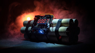 GettyImages 941026166-biztonság-bomba-bűncselekmény-fegyver-fenyegetés-rendőrség-robbanóanyag-robbantás-veszély