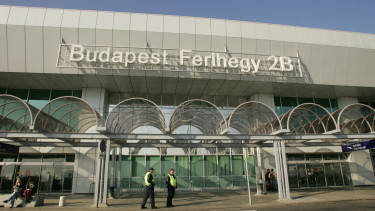 Döntött a kormány: szigorúbb biztonsági intézkedések a repülőtéren a közel-keleti helyzet miatt