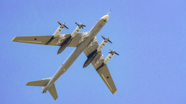 Feszült pillanatok a Japán-tengernél: vadászgépeket küldtek az orosz nukleáris bombázókra