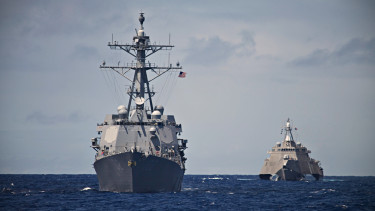 Soha nem látott méretű hadihajókból álló flottát építene Trump - Itt van egy részvény, ami már el is szállt a hírre