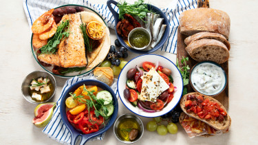 Óvatosan a görögországi ételekkel: riasztó adatot tett közzé a statisztikai hivatal