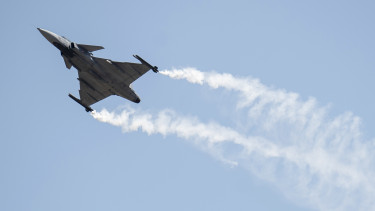 Elmondta a szolnoki polgármester, miért zuhanhatott le a Gripen vadászgép
