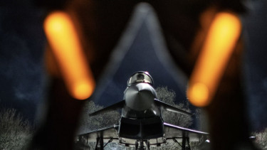 Atombombákkal pakolná tele Skandináviát a brüsszeli Richelieu bíboros