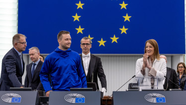 Beintett Amerikának a hatalmas sziget, és ez nagyon jó hír az EU-nak