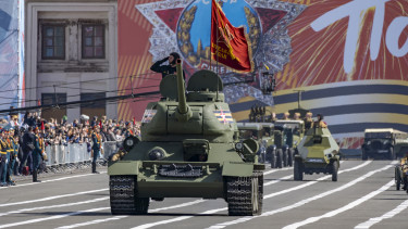 Elmagyarázta a Kreml, miért nem lesznek tankok a győzelmi napi parádén