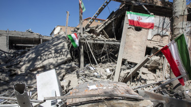 Elképesztő összeg bukott ki: egy kisebb ország teljes vagyonát elfüstölte Trump az Irán elleni háborúban