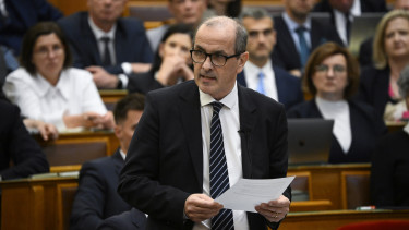 Hegedűs Zsolt  egészségügyi miniszter kéréssel fordult a magyarokhoz a kánikulában