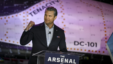 Nyugtatja Amerikát a hadügyminiszter: ebből nem lesz örökké tartó háború!