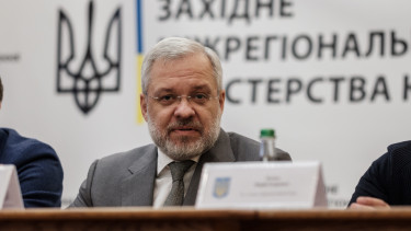 Lapátra tették a korrupciós botrányba keveredett ukrán minisztereket – Másodszori nekifutásra tudott dönteni a Rada