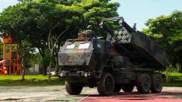 Sosem látott méretű fegyvercsomaggal int be Trump a legnagyobb riválisának: Pekingben ennek nem fognak örülni