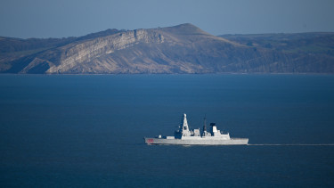 Történelmi szégyent emlegetnek az admirálisok: ez a brit hadiflotta valaha volt legmegalázóbb pillanata