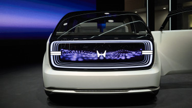 Történelmi veszteség a Hondánál, három elektromos modell gyártását is leállítják