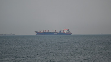 Figyelmeztet a veterán tábornok: beláthatatlan következményekkel járna a Hormuzi-szoros elaknásítása, a világ legtávolabbi pontján is megéreznék