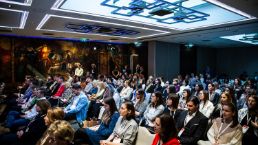 Projektcsapatokra lehet szükség a bértranszparencia megvalósításához – Forró témák uralják a HR-csúcs napirendjét