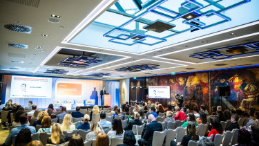 Döntéstámogatásban és cégkultúraépítésben  az AI korában is az embernél maradnak a kártyák