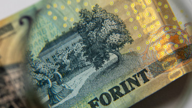 Tör előre a dollár, megérezte a magyar forint is a nyomást