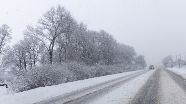 Megérkezett az újabb havazás: mutatjuk, hol eshet a legtöbb hó Magyarországon