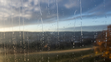 Kettészakad az ország: rendkívül változatos időjárás jön a térségben a hétvégén