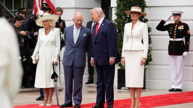 Történelmi látogatás: fogadta Trump a kármentési akcióra érkezett III. Károly brit királyt