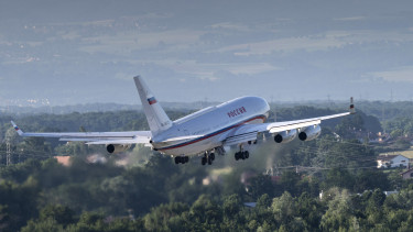 A Flightradar adatai szerint már úton lehet Alaszkába az orosz delegáció