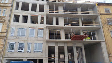 Trükköt vetettek be a szűk telken: robotok oldották meg azt, ami hagyományos módszerekkel lehetetlen lett volna