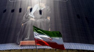 Irán amerikai célpontokat támadott amerikai légicsapásokra válaszul